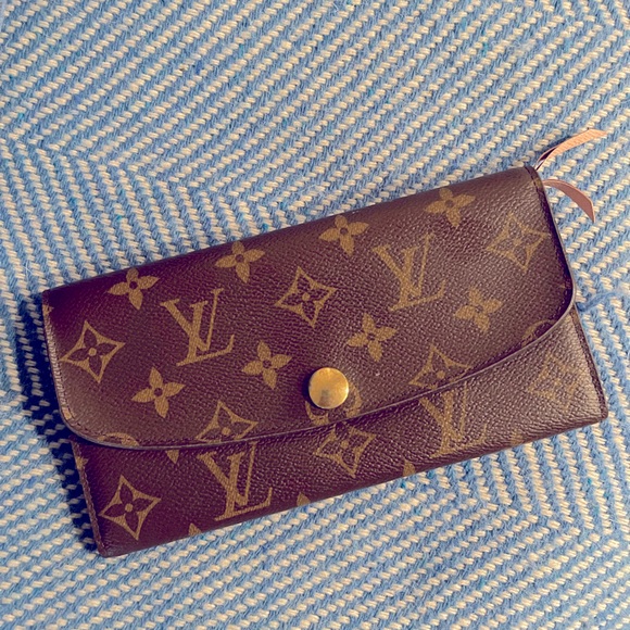 Authentic Louis Vuitton Emilie Wallet with Pink Ballerine interior - Picture 1 of 4